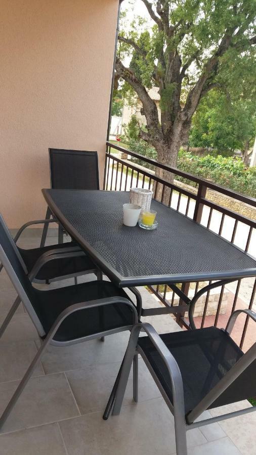 Studio Apartment Doris Πόρετς Εξωτερικό φωτογραφία